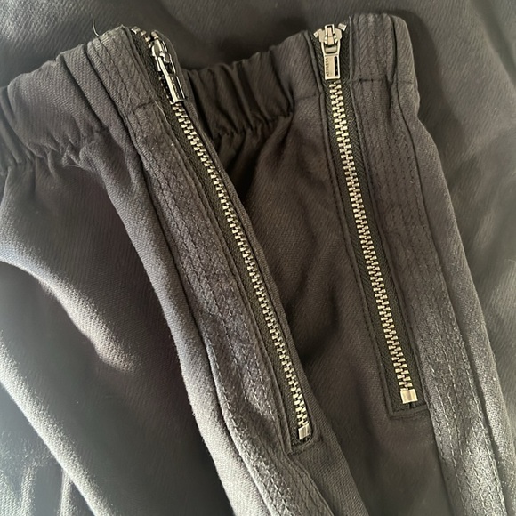 ATHLETA - FARALLON JOGGER - SIZE 6 - BLACK/DARK GREY - Picture 6 of 6
